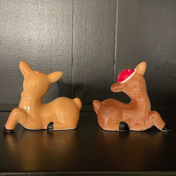 Reindeer Salt and Pepper Set - Picture 4 of 7
